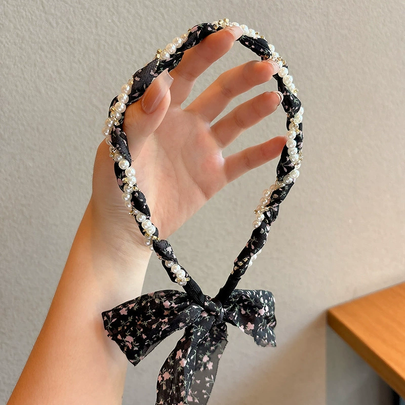 Knitted retro scarf, high-quality vintage style — patterned headband & triangular kerchief