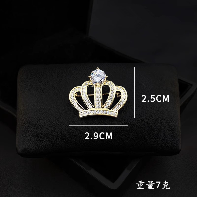 Broche corona princesa con circonita para blazer mujer_voghion.com