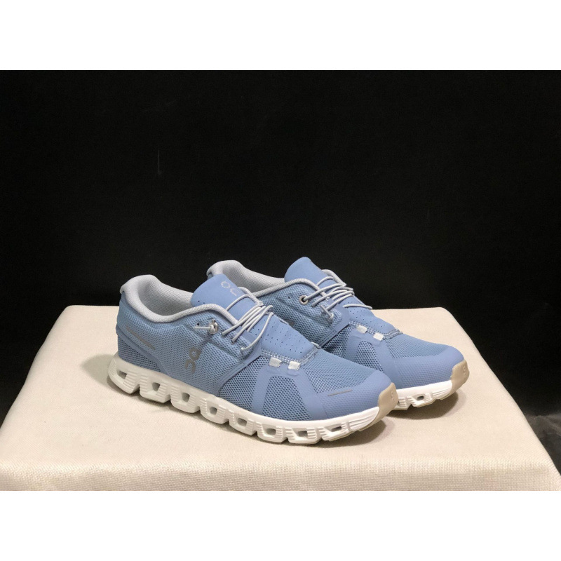 밝은 회색 파란색