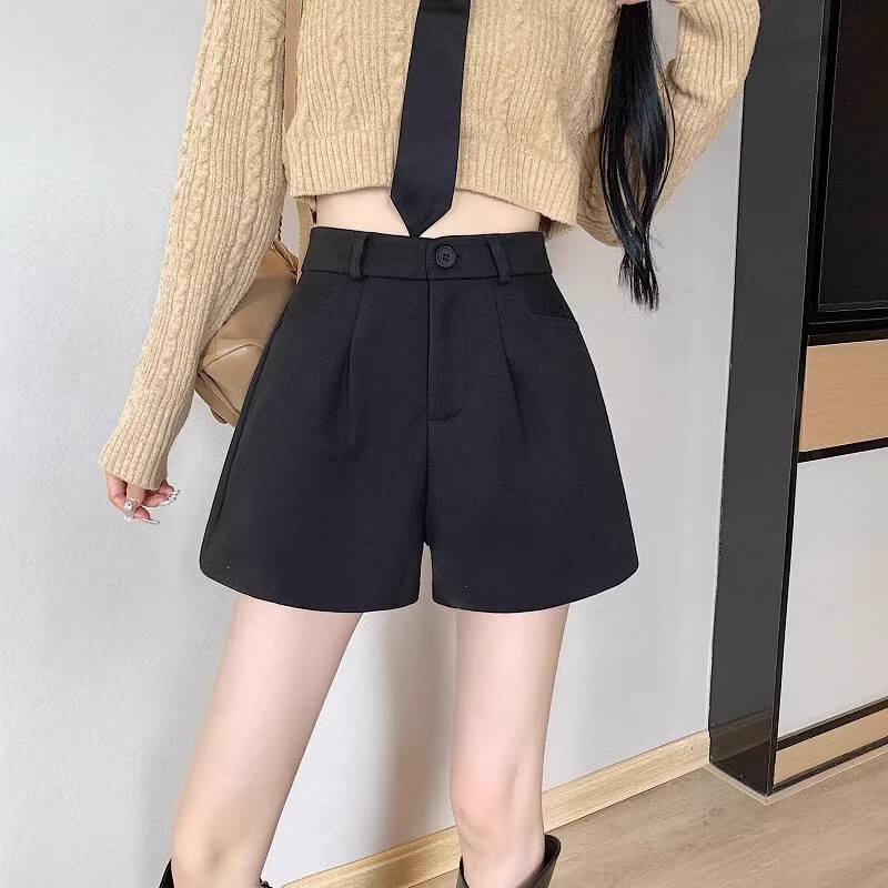 Woolen Casual Shorts for Women 2025 Autumn and Winter High-Waisted New Slim A-Line Black Wide-Leg Outer Shorts for Small People