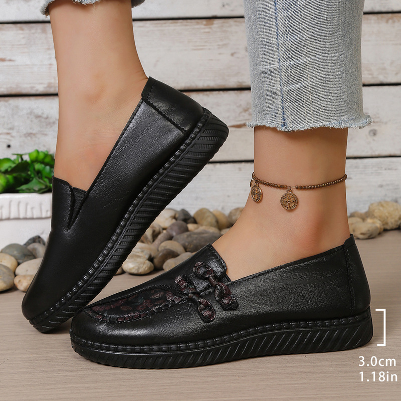 Spring and Autumn Elderly Women's Shoes, New Style for Middle-Aged and Elderly, Non-Slip Mom Shoes, Waterproof Soft-Soled Lightweight Grandma Shoes, Old Beijing Cloth Shoes Spring and Autumn Elderly Women's Shoes, New Style for Middle-Aged and Elderly, Non-Slip Mom Shoes, Waterproof Soft-Soled Lightweight Grandma Shoes, Old Beijing Cloth Shoes