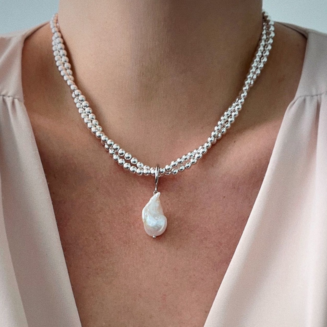 Retro Imitation Pearl Water Drop Pendant Necklace In Gold Tone_voghion.com