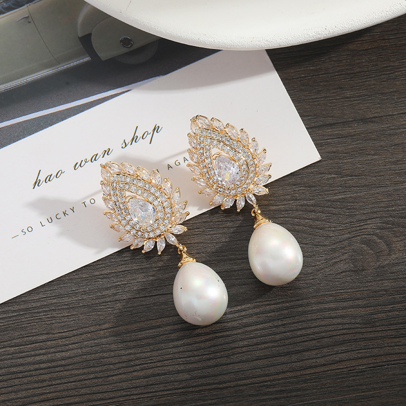 Elegante øreringe med dråbedesign i sølv til kvinder_voghion.com