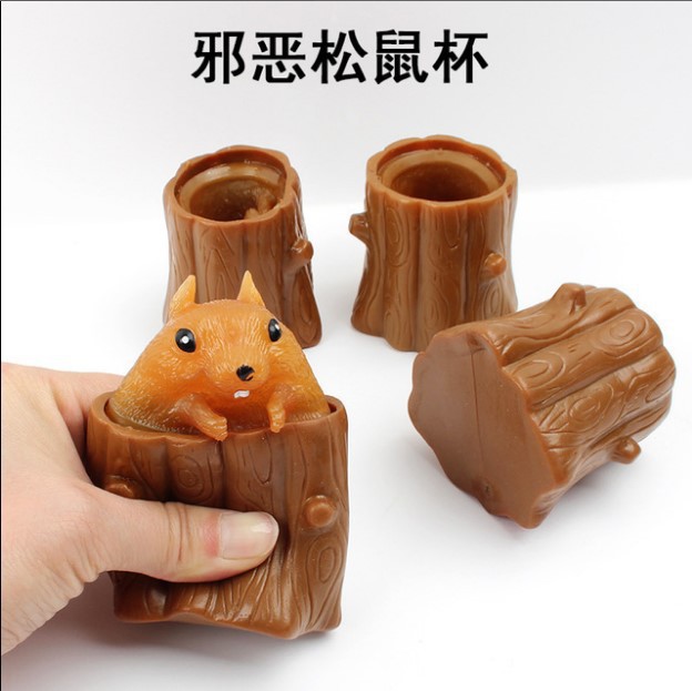 Unzip and vent the evil squirrel cup of the same style as the squirrel, it won't break, the cunning squirrel tree stump is fun to squeeze