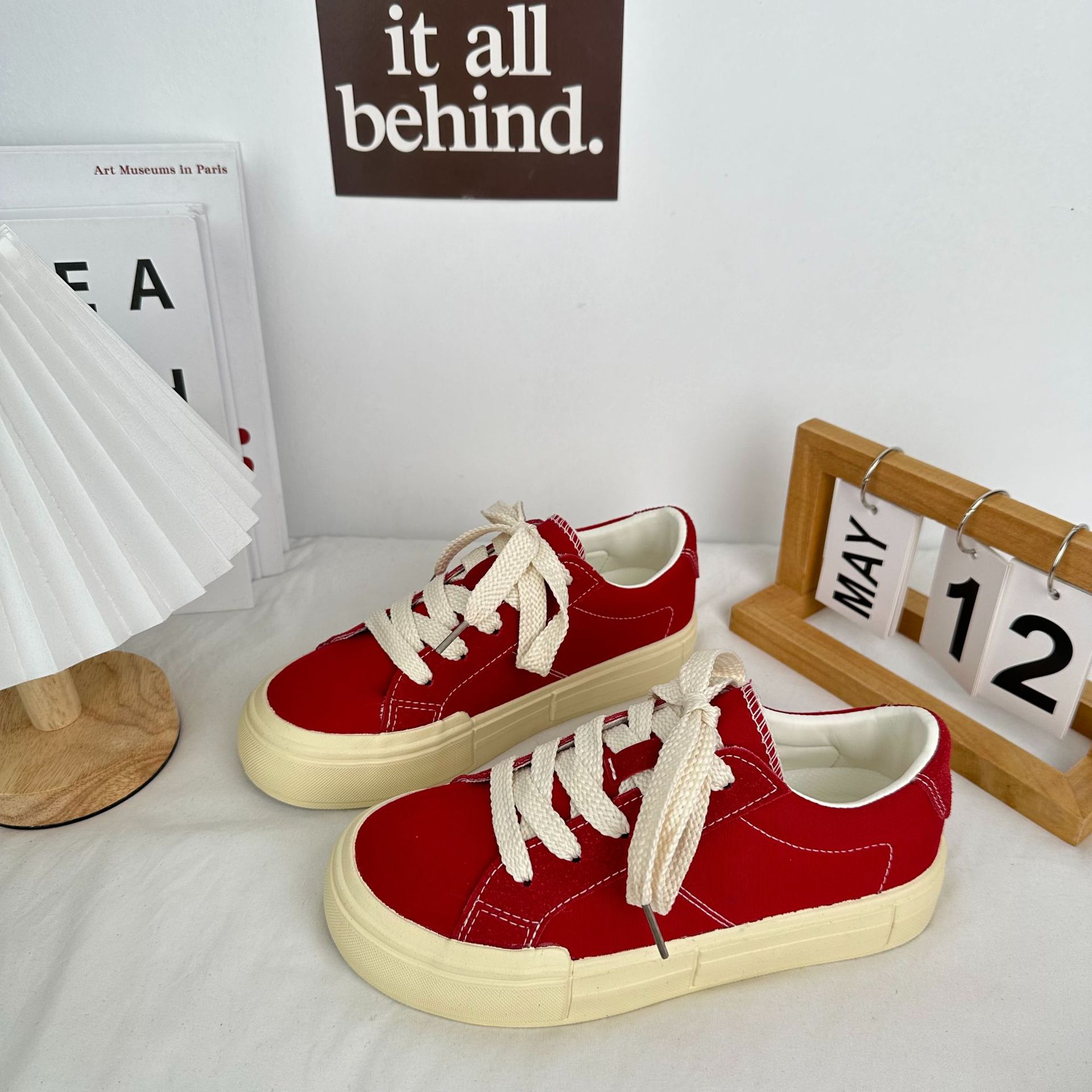 Yuanbo 2024 nuevos zapatos chinos de tabla roja de mujer baja parte transpirable coreana zapatos de lona casuales zapatos de mujer de estilo de Hong Kong