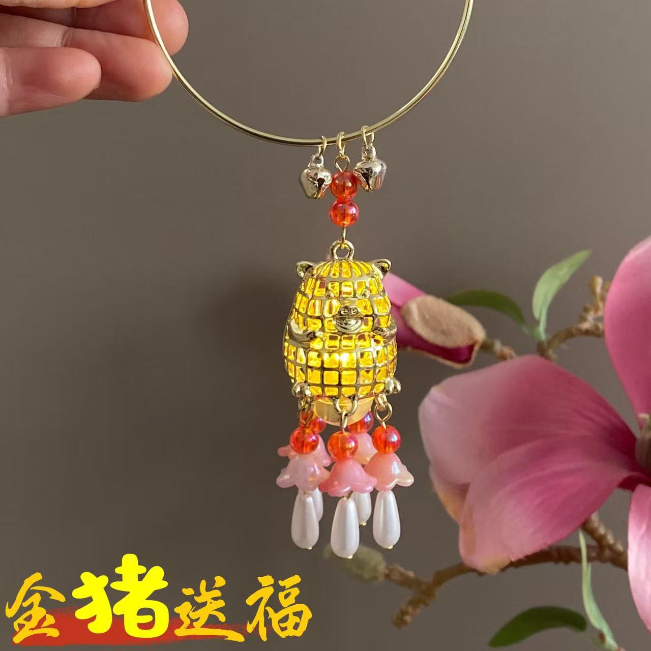 Glowing bracelet (red) pig
