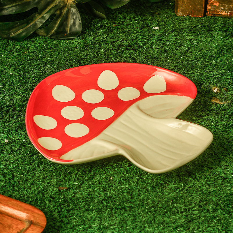 Corazón de una niña taza de hongos rojos cubierta encantadora cubierta de cubierta esmalte de color puede microondas taza de cerámica de alto valor para el hogar