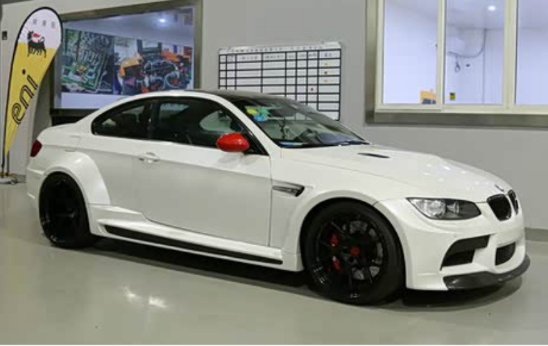 Suitable for BMW E92 E93 M3 modification wide-body V-style carbon fiber front lip, side skirts, and rear lip kit