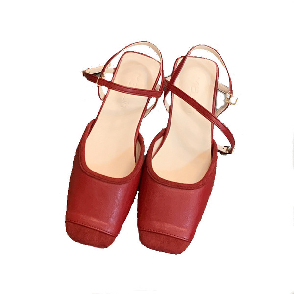 Romantic and delicate retro fashionable Mary Jane shoes with a strap