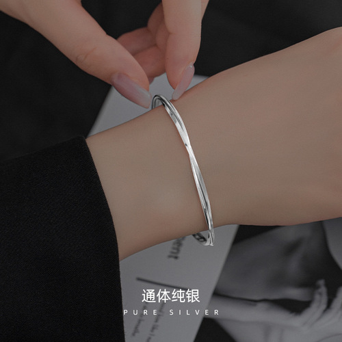 Under the Banyan Tree S925 Silver Möbius Band Bracelet Simple Young Style Bracelet Niche Design Intertwined Bracelet Trendy