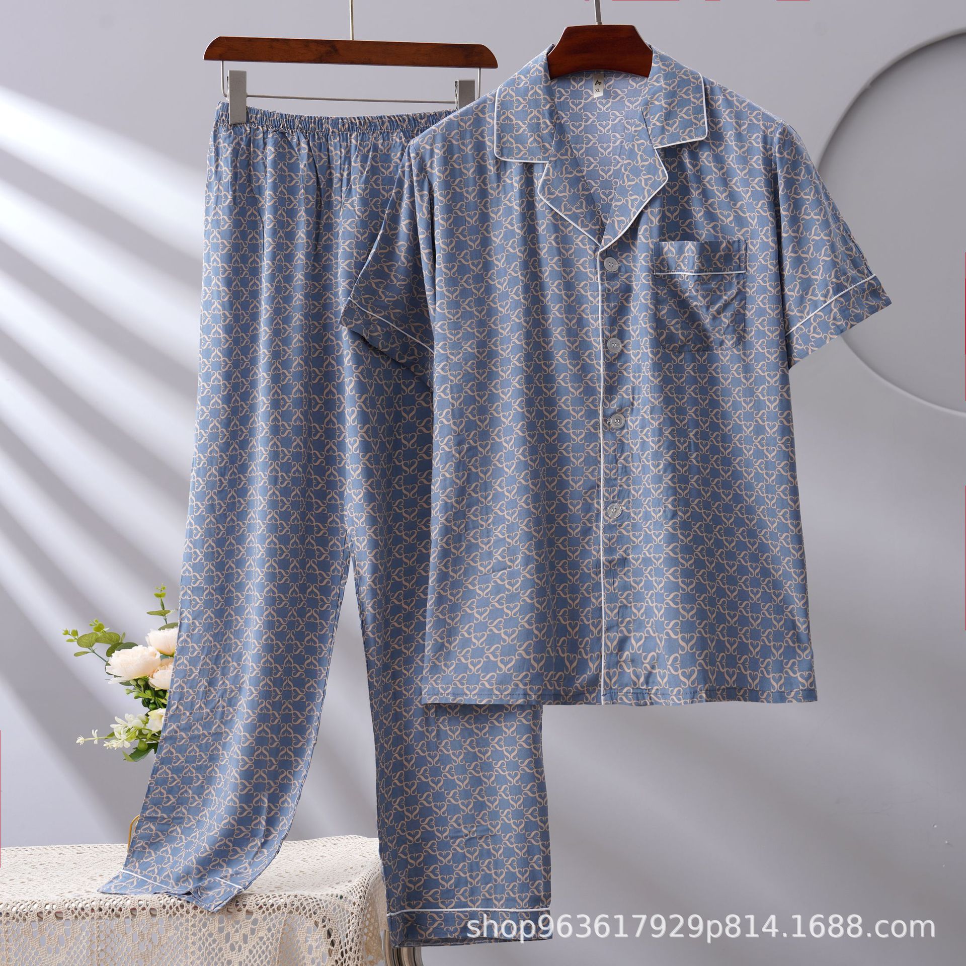 하늘색 배경 더블 S