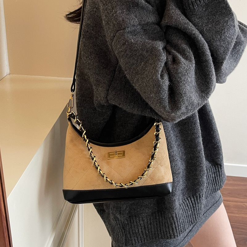 Xiaoxiang Style Chain Ring Bracket Women 2025 nuevo estilo extranjero nicho universal bolso de hombro bolso de moda universal