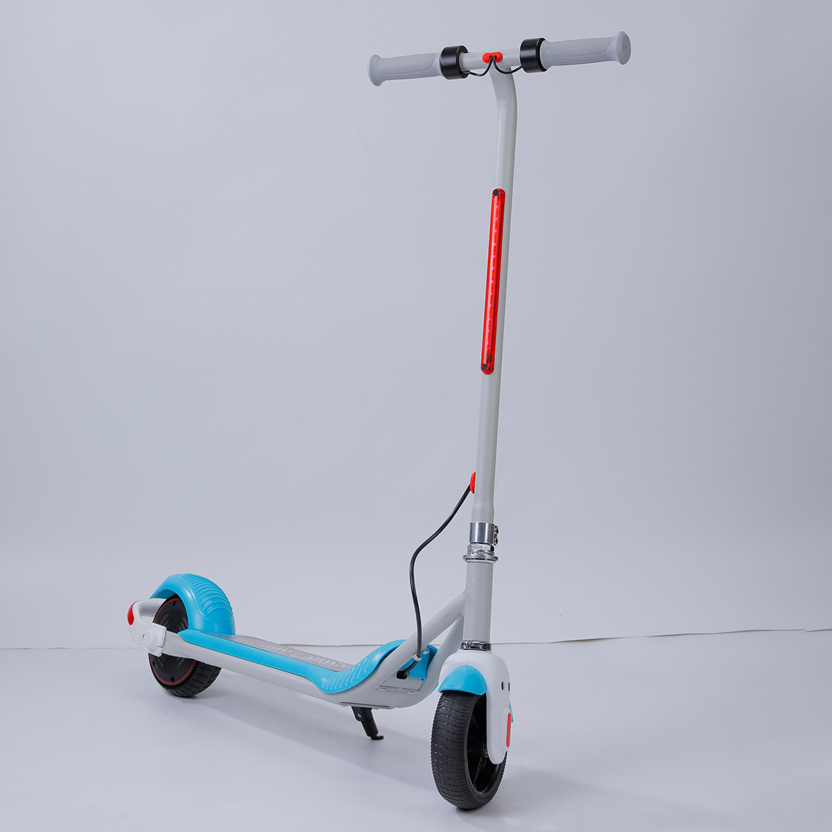 Hot Selling Electric Scooter Bicycle for Men and Women Mini Electric Car Folding Electric Car Electric Scooter