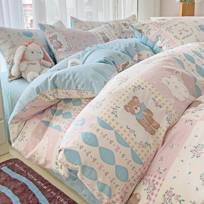 Personalizado en fábrica, sábanas de algodón de algodón de clase A, juego de cuatro piezas, cama de dormitorio de estudiantes floral, juego de tres piezas, funda de edredón, sábana