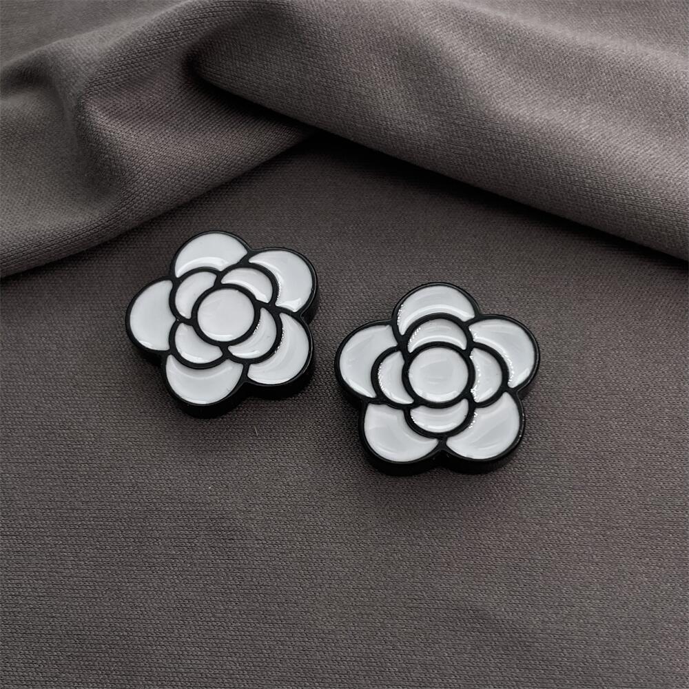 떨어지는 껌 다섯 꽃잎 꽃