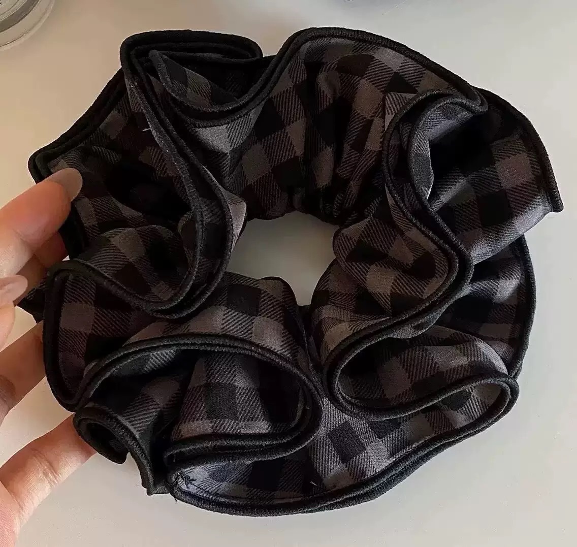 검은 격자 무늬 대장 머리끈