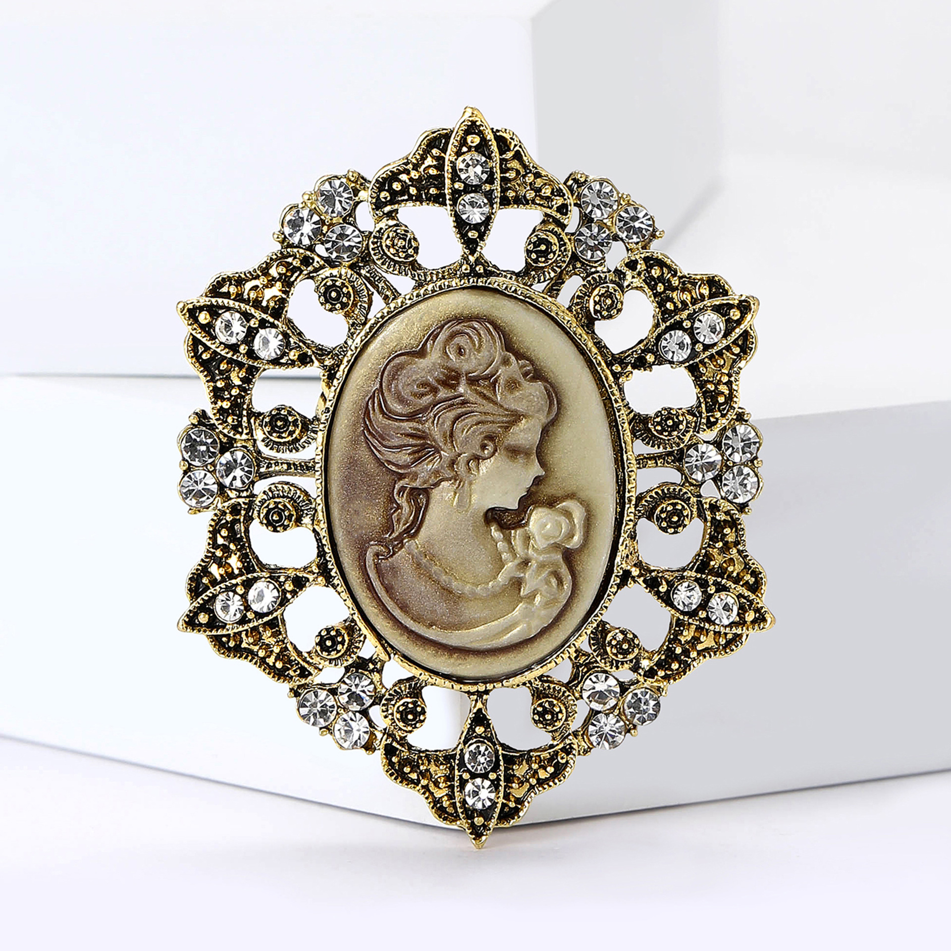 Human Pattern Vintage Style Classic Style Pin Human Alloy Women's Brooches