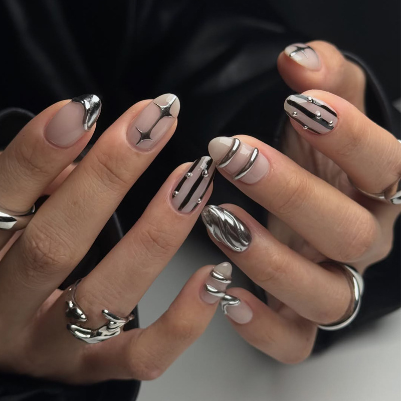 Xiyin's popular wearable nails with starburst stripes and gold accents, Y2K light luxury nail patches, European and American style fake nails Xiyin's popular wearable nails with starburst stripes and gold accents, Y2K light luxury nail patches, European and American style fake nails