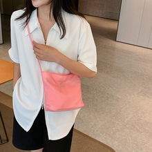 �W�tС�����n�漃ɫ�¿��ǹ�ɫ���s�ٴ�Ůʿ�μ�б�����������