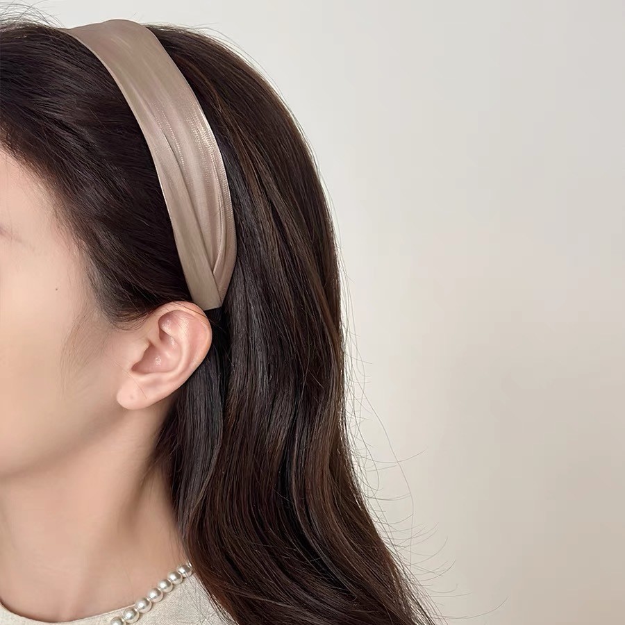 Diadema de horquilla de primavera y verano de seda con poca luz para mujer 2025 nuevo sencillo y versátil lavado de cara y cabello prensado diadema de ala ancha accesorios para el cabello