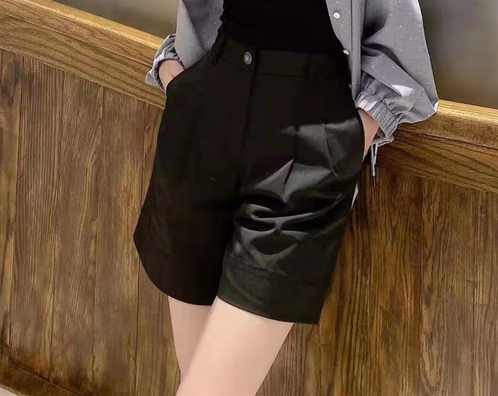 Quần short nữ cạp cao ống rộng dáng suông chất vải mỏng mùa hè — Màu đen chi tiết 7