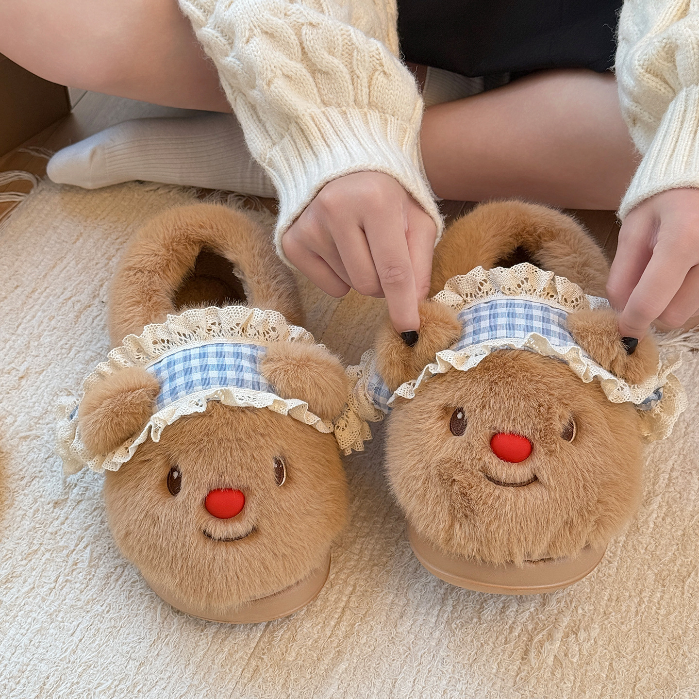 Zapatillas de algodón de oso para mujeres otoño y invierno nuevos interiores hogares de pelusa de fondo grueso calentamiento de algodón zapatillas de algodón damas al por mayor