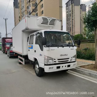 ISUZU庆铃五十铃双排出口型冷藏车医药疫苗冷链运输车5人座保温车