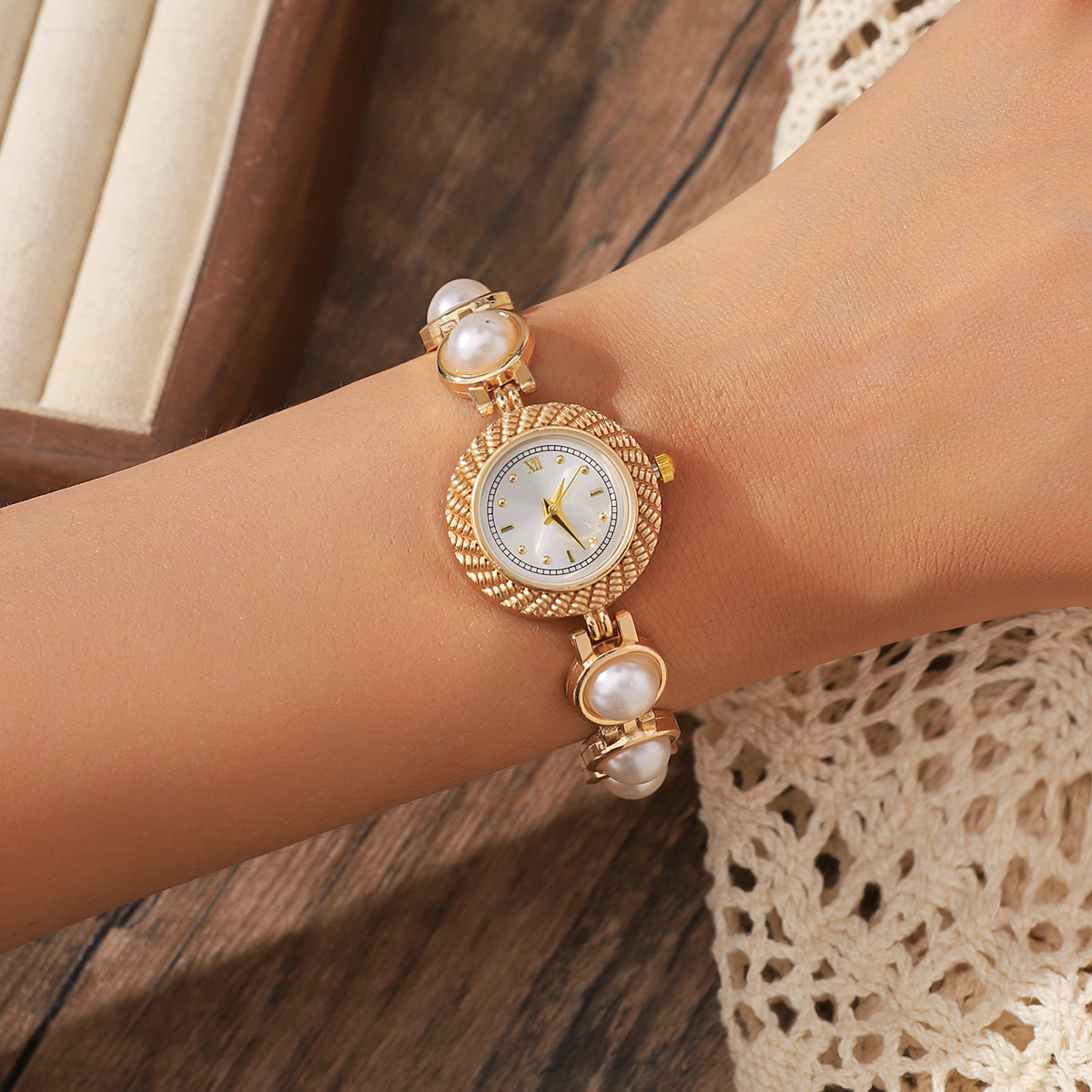 Snap Button Buckle Style Elegant Simple Style Solid Color Snap Button Quartz Women's Watches
