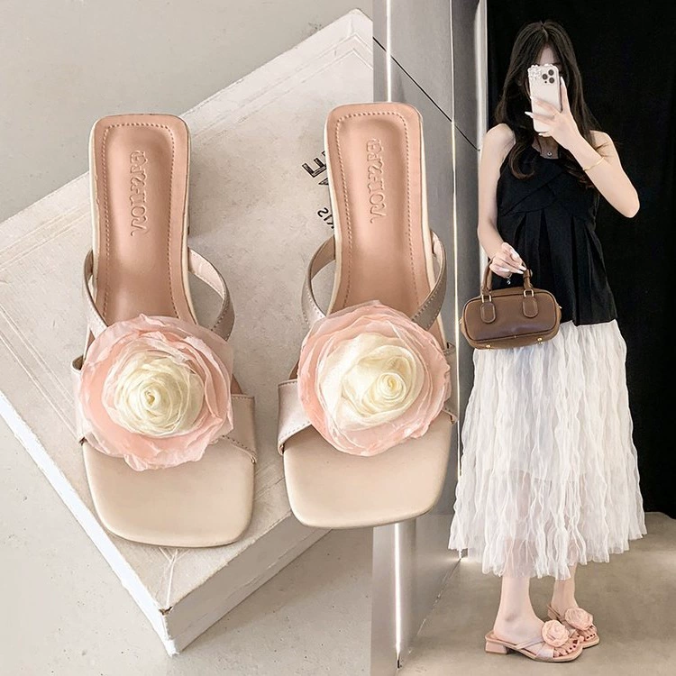 Женские летние тапочки с розовыми цветами и юбкой, новая стильная французская нежная фея, вечерний бриз, праздничные сандалии на толстом каблуке