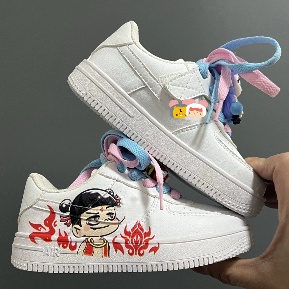 Картонно-д Demi-season trend sports low white shoes with velcro