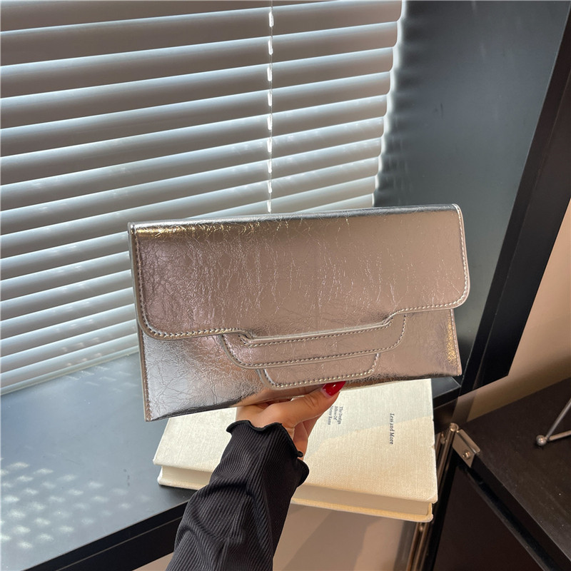 Bolsa de cena de alta calidad de color sólido universal moda de mujer ocio de gran capacidad temperamento personalidad bolso de cambio bolso de mano