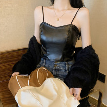 吊带背心女神范2021秋冬百搭洋气复古pu皮带胸垫短款打底无袖上衣