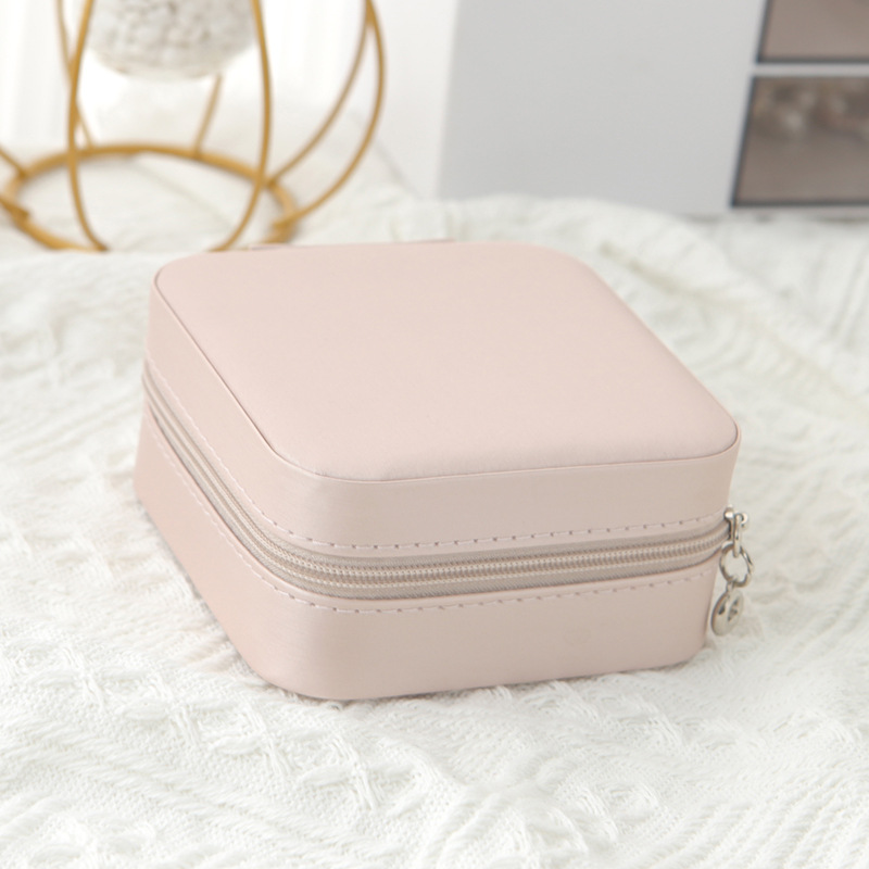 160g Weight Jewelry Boxes Classification 1 Piece Quantity Daily Occasion PU Leather Material Solid Color Pattern Simple Style Style Simple Style Solid Color Pu Leather Jewelry Boxes 1 Piece 6
