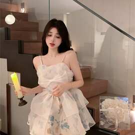 超仙吊带美背碎花公主蓬蓬裙夏季新款纯欲甜辣妹连衣裙收腰短裙子