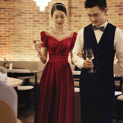 酒红色缎面敬酒服孕妇高腰遮肚2021新款夏季简约宴会主持订婚礼服|ru