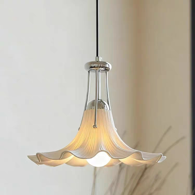 Bauhaus Hibiscus Flower Pendant Light Vintage Designer Coffee Shop Bedroom Bedside Entryway Hanging Light Fixture Light Luxury Bauhaus Hibiscus Flower Pendant Light Vintage Designer Coffee Shop Bedroom Bedside Entryway Hanging Light Fixture Light Luxury