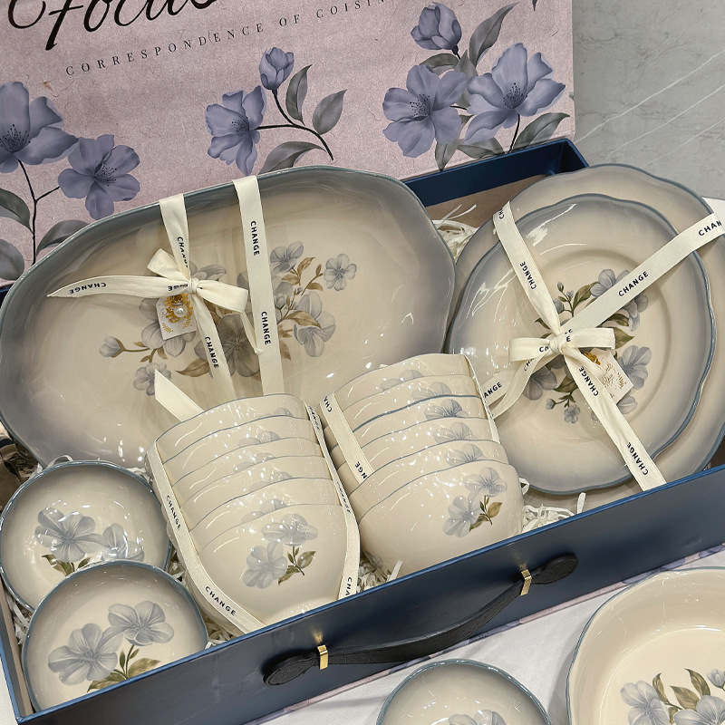 Light Luxury Ceramic Bowls and Plates Tableware Set for Home High-End Retro Nostalgic Style Dishes and Plates Gifts Housewarming Gift