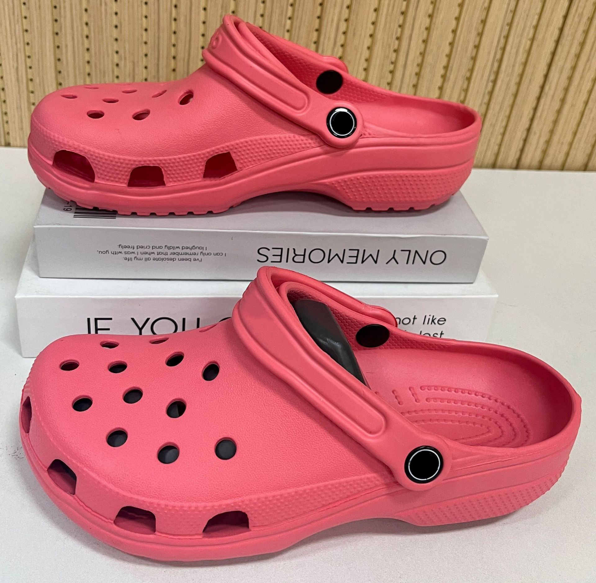 Labeled star [watermelon red]