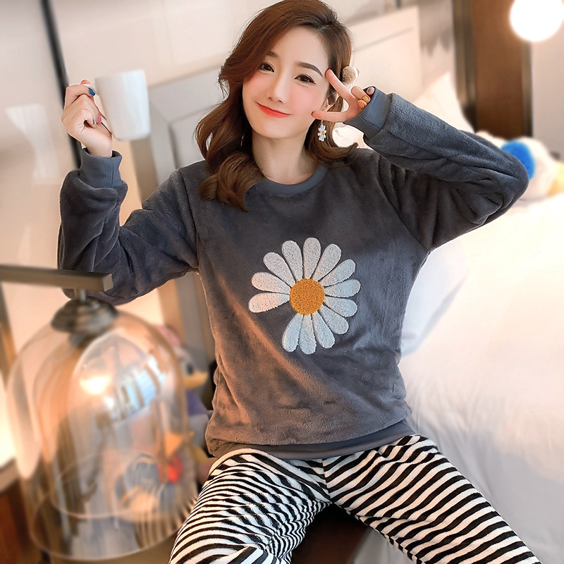 Pajamas for Women Winter Flannel Korean Style New Thickened Coral Velvet Cute Autumn and Winter Home Wear Set for Women Pajamas for Women Winter Flannel Korean Style New Thickened Coral Velvet Cute Autumn and Winter Home Wear Set for Women