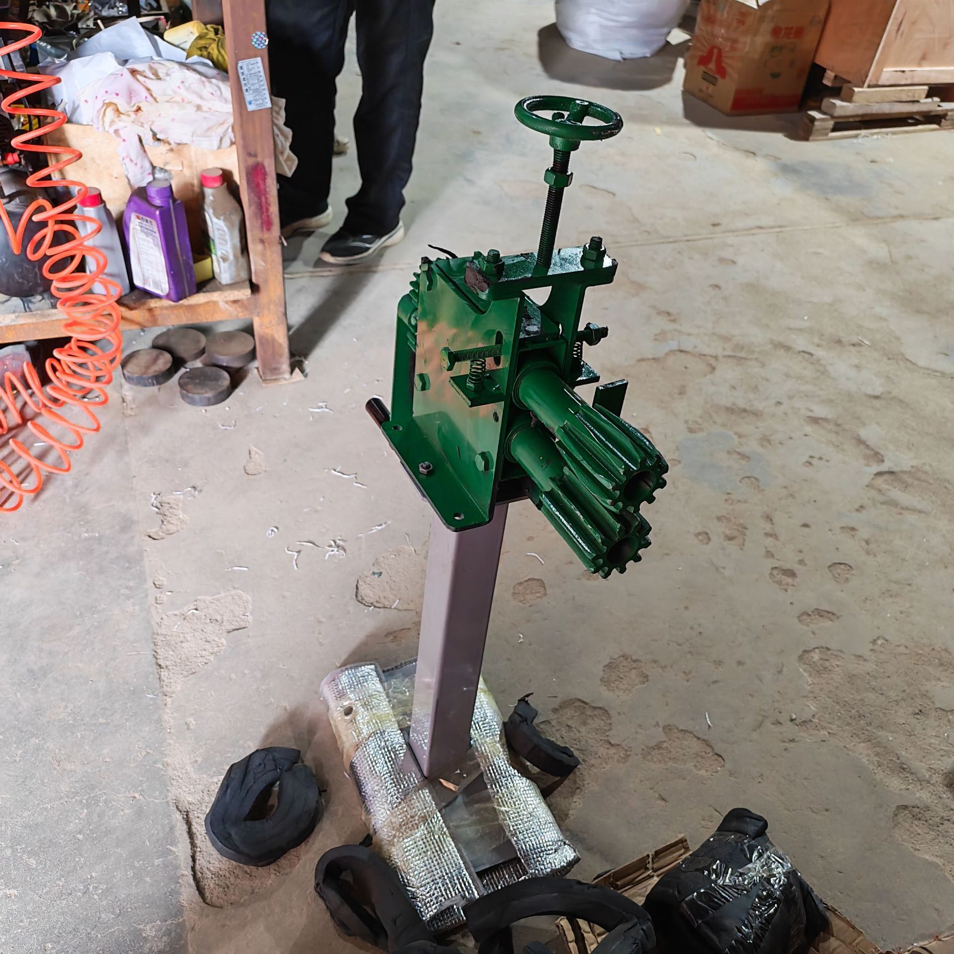 25.11.6魏洪丽压花机 (8)