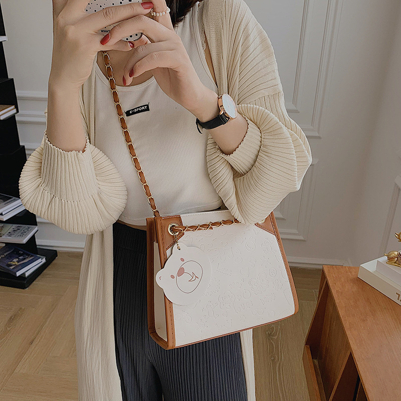 Bolso popular de este año para las mujeres 2023Dong nueva moda dulce bolsa de asas de gran capacidad de la cadena del hombro bolsa de mensajero