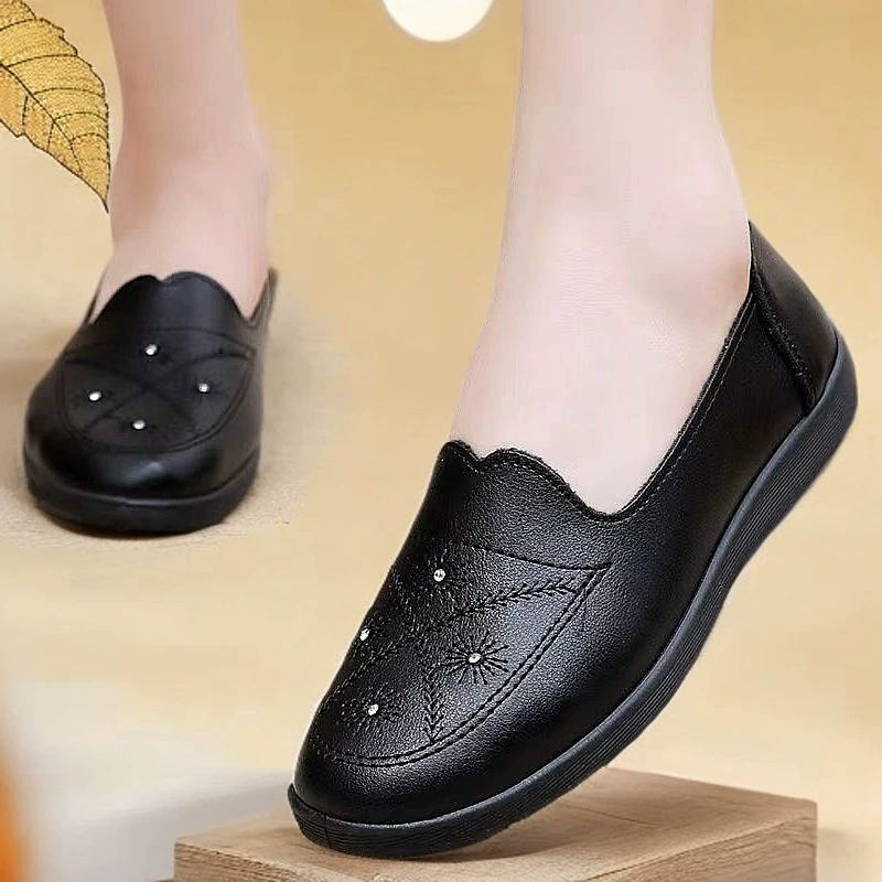 Мамины туфли, весенне-осенние кожаные туфли, нескользящая женская обувь на желейной подошве, удобная рабочая обувь для пожилых людей среднего и пожилого возраста, новый стиль 2024 года