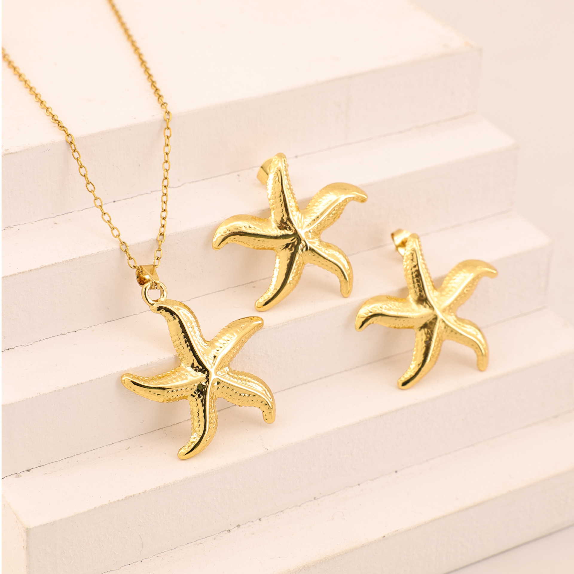 Exquisite Irregular Luxury Creative Polygonal Geometric Leaf Texture Flower Heart Earrings_voghion.com