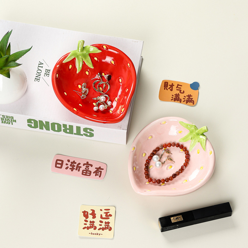 Ceramic Strawberry Entrance Keychain Dressing Table Storage Decorative Ornaments Tray Living Room Home Decorations