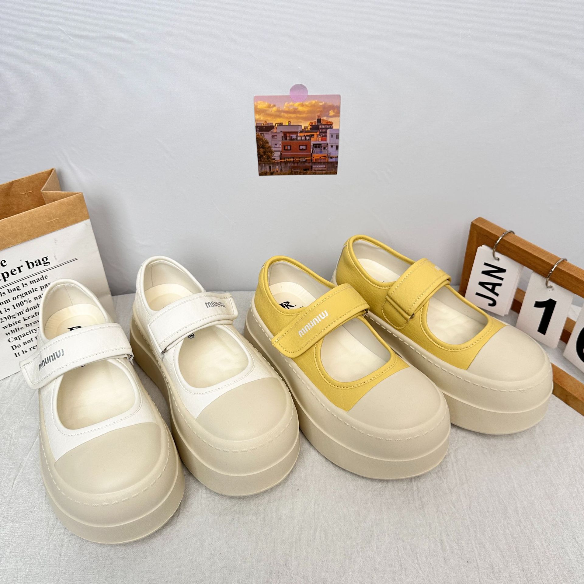 Milk Huhu Mary Jane Cream White Zapatos de mujer 2025 nicho deportes de ocio plataforma Velcro zapatos de lona de cabeza grande para mujer image 1