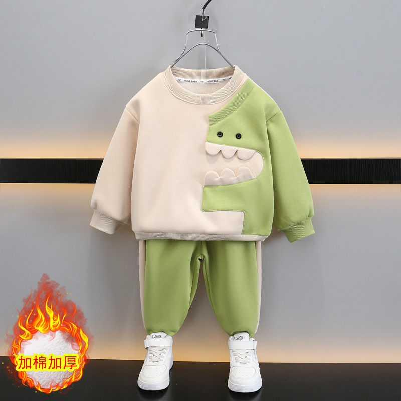 6357 Traje de otoño e invierno para niños 2025 Nuevo estilo para niños más ropa gruesa de terciopelo para hombres Suéter de invierno de dos piezas