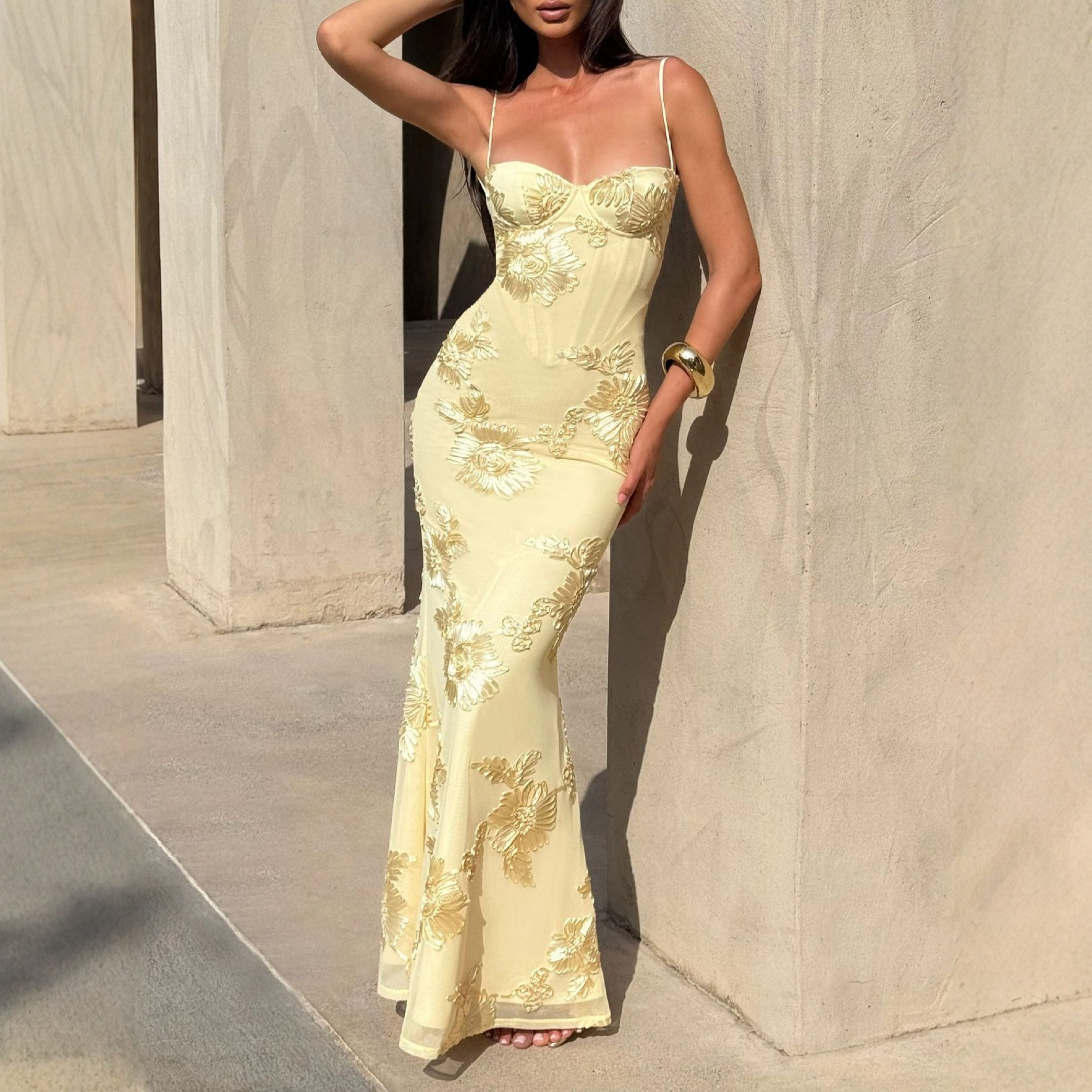 Elegant Spaghetti Strap Dress, Slim French-Style Backless Solid Color Long Dress with Floral Embellishments, Evening Gown for Women, Party Dress