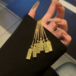 项链;耳钉;戒指