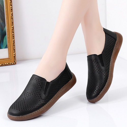 Women's Summer Hollow-out Flat Genuine Leather Shoes, Soft Sole, Versatile, for Middle-aged and Elderly Mothers, One-Piece Hole Shoes, Sandals