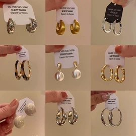 耳环;项链;发夹